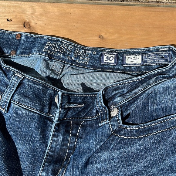 Miss Me mid rise bootcut jean size 30/34 - Picture 3 of 6